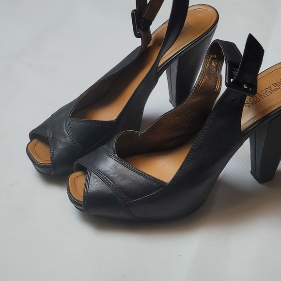 Kenneth Cole 9.5 Black Leather  Peep toe Buckle Strap  Heels - Picture 1 of 5